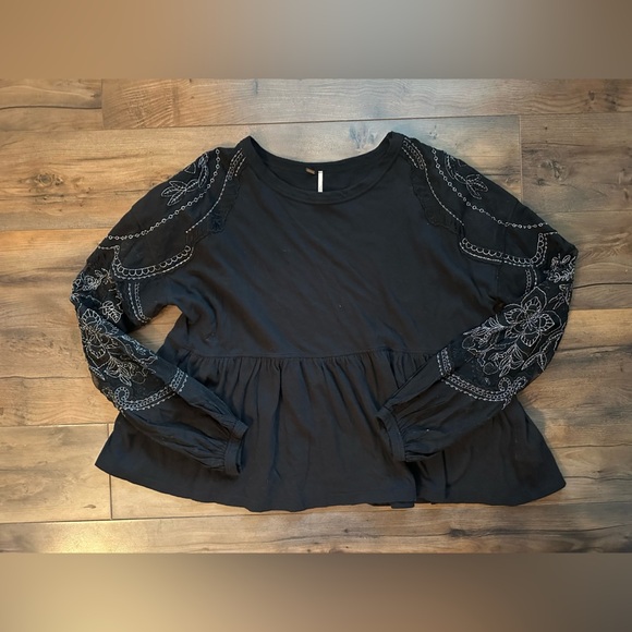 Free People Black Embroidered Boho Top – Size XS | Sheer Floral Lace Sleeves - Picture 8 of 8